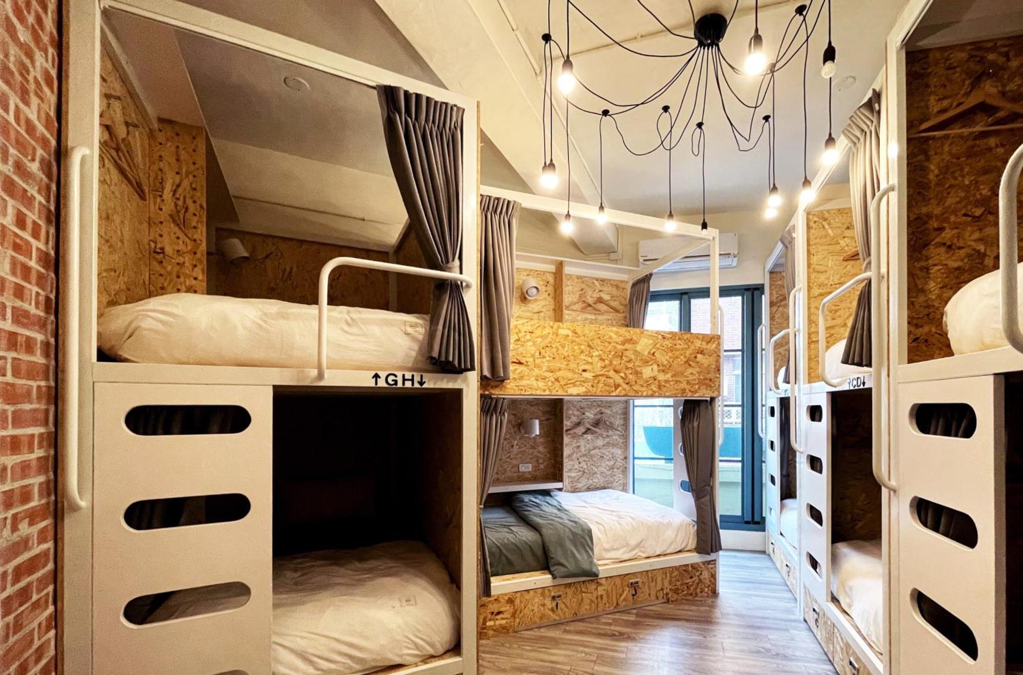 Funtime Hostel Kota Chiayi Bagian luar foto