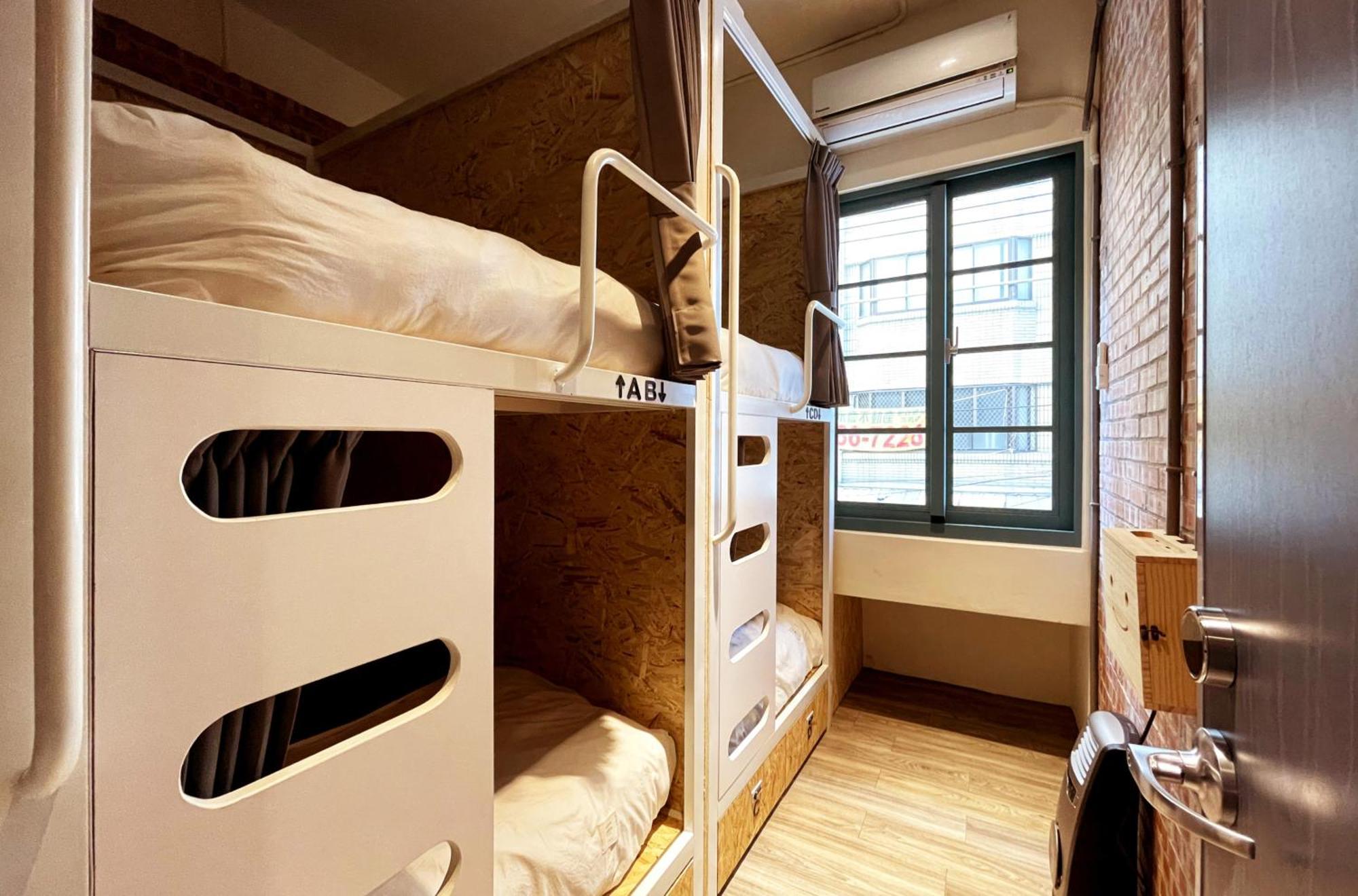 Funtime Hostel Kota Chiayi Bagian luar foto