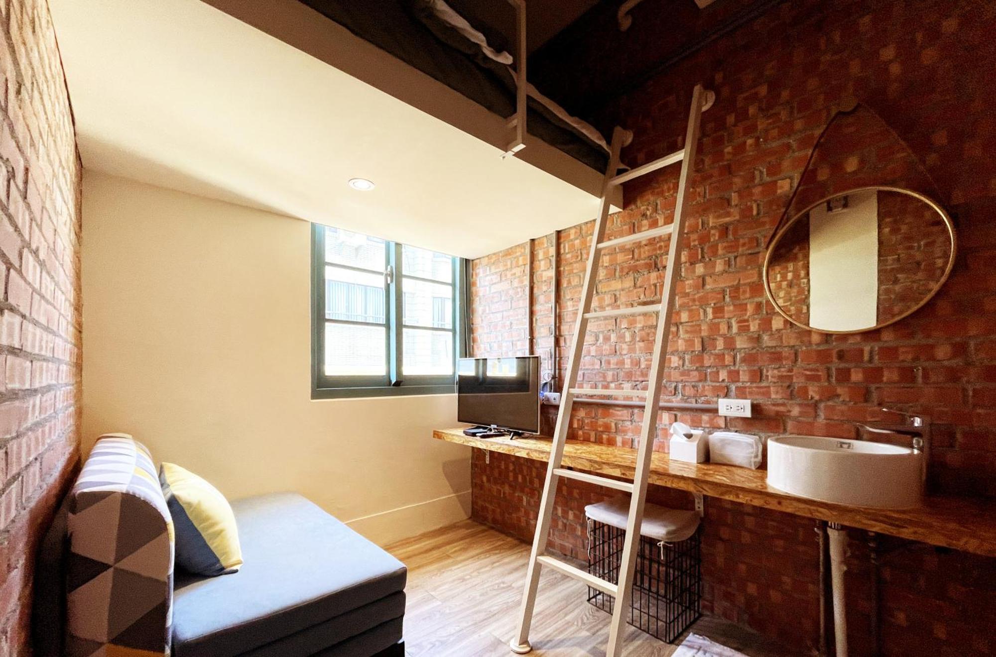 Funtime Hostel Kota Chiayi Bagian luar foto