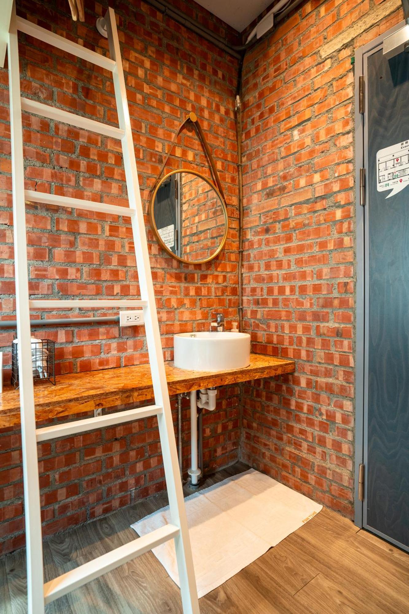 Funtime Hostel Kota Chiayi Bagian luar foto