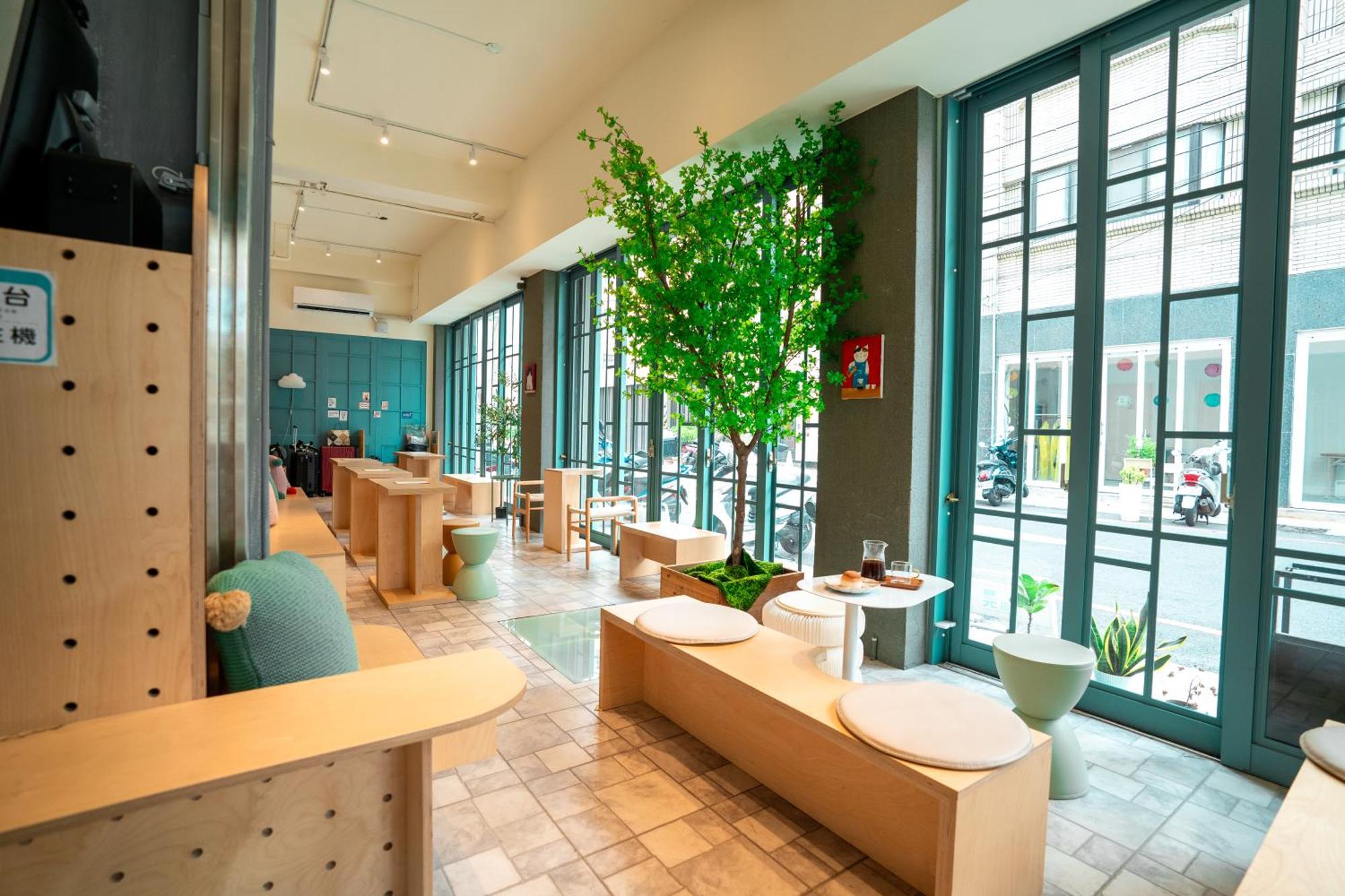 Funtime Hostel Kota Chiayi Bagian luar foto